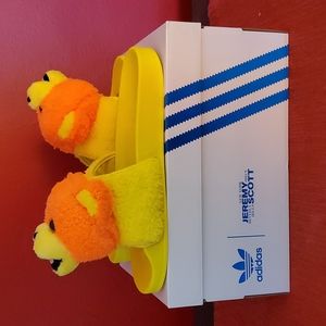 Adidas x Jeremy Scott Teddy Bear slides size 9M